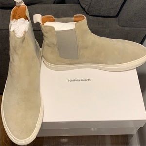 Common Project Chelsea Rec in TAN Suede